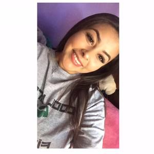 Meet your Posher, Yesenia